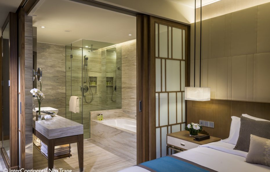 Classic Ocean View High Floor King/Twin