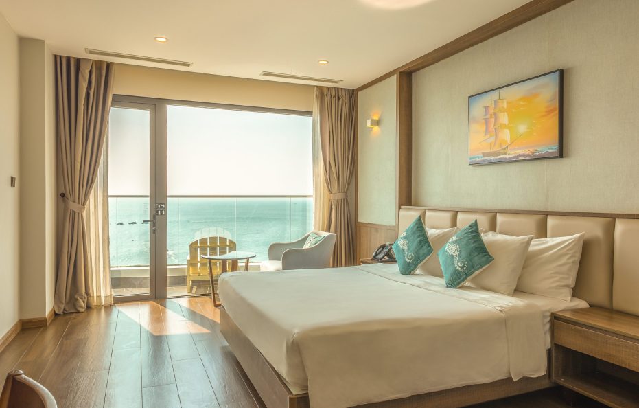 Deluxe Ocean Panorama King/Twin