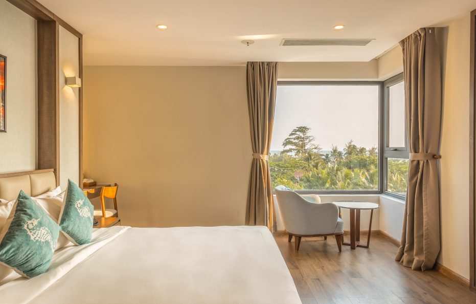 Deluxe Partial Ocean View King/Twin