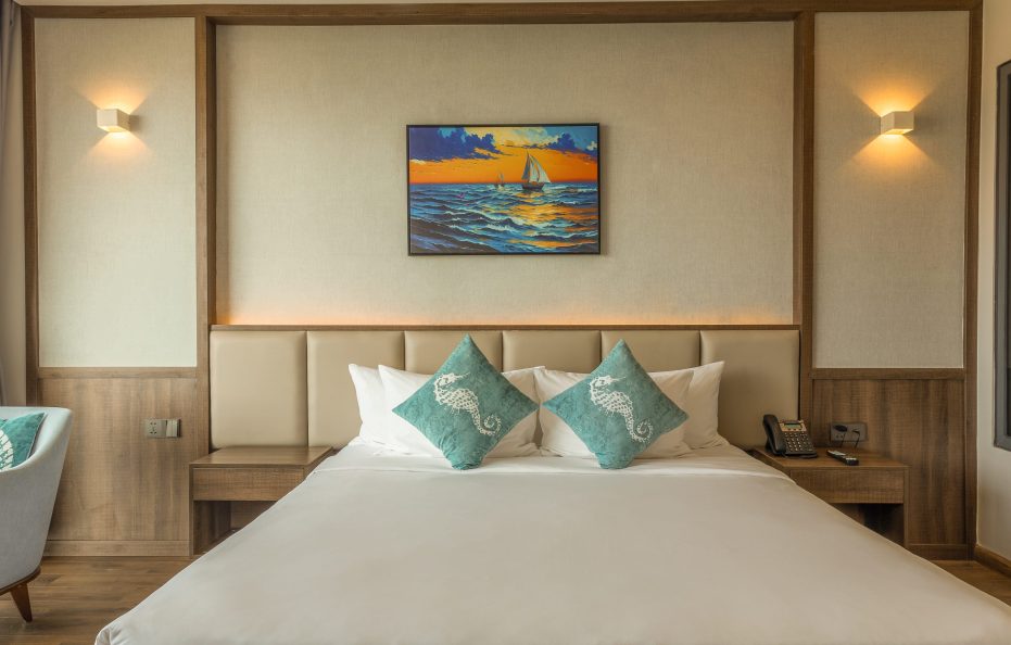 Deluxe Partial Ocean View King/Twin