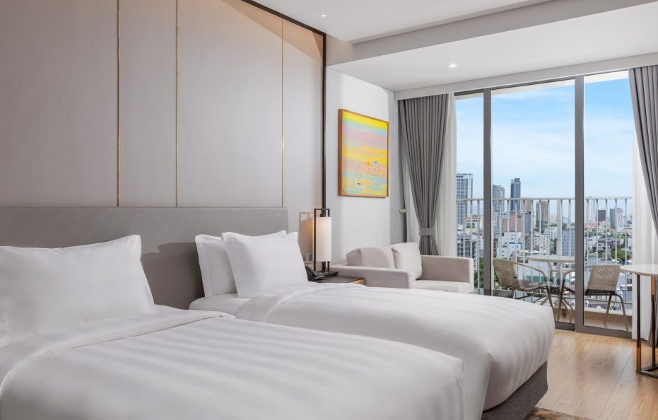 Deluxe Studio City View