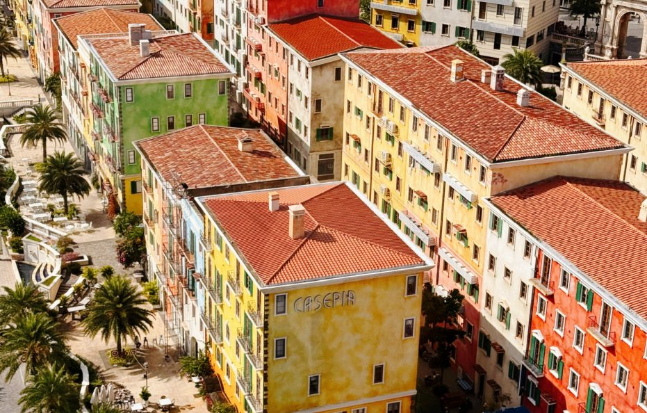 Deluxe Twin Sea View (Tòa I – 302-304 Sorrento)