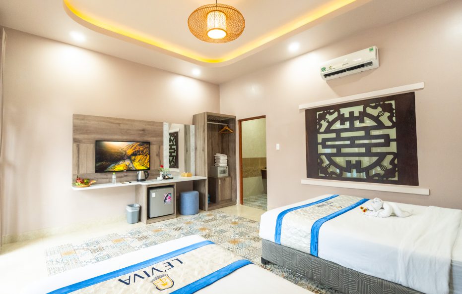 Premium Pool View Triple