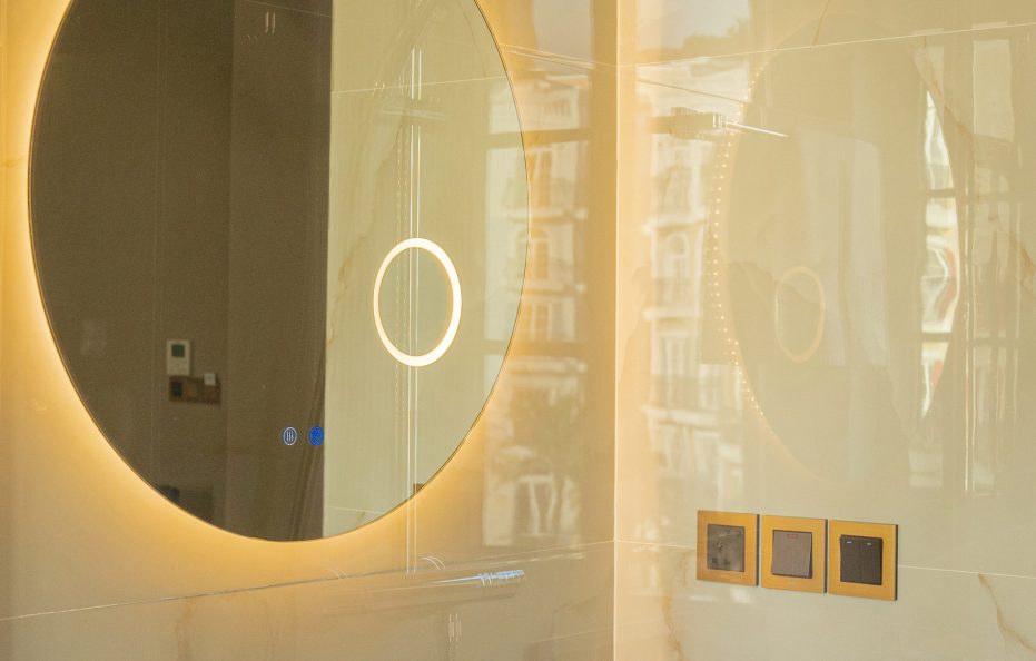 DUO Premium King City View With Bathtub (Tòa II – 235-237 Sorrento)