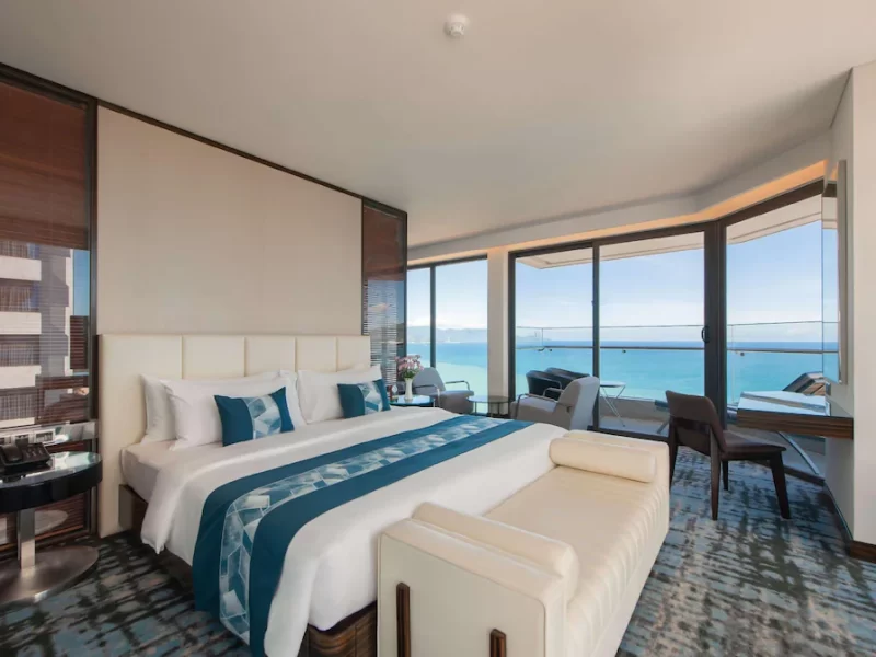 Queen Ann Suite Oceanview Balcony