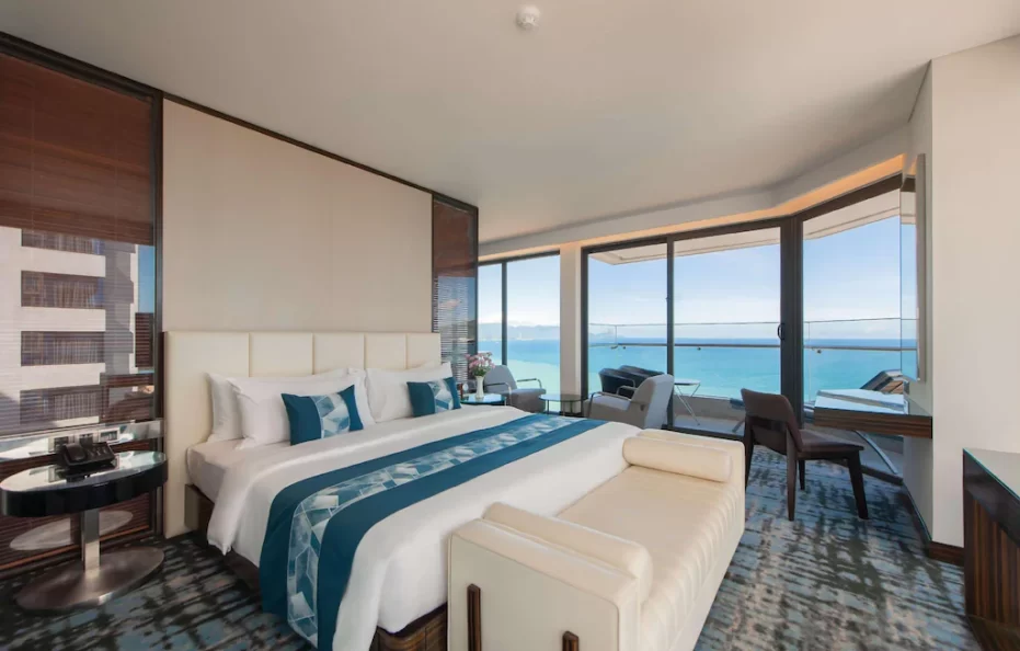 Queen Ann Suite Oceanview Balcony