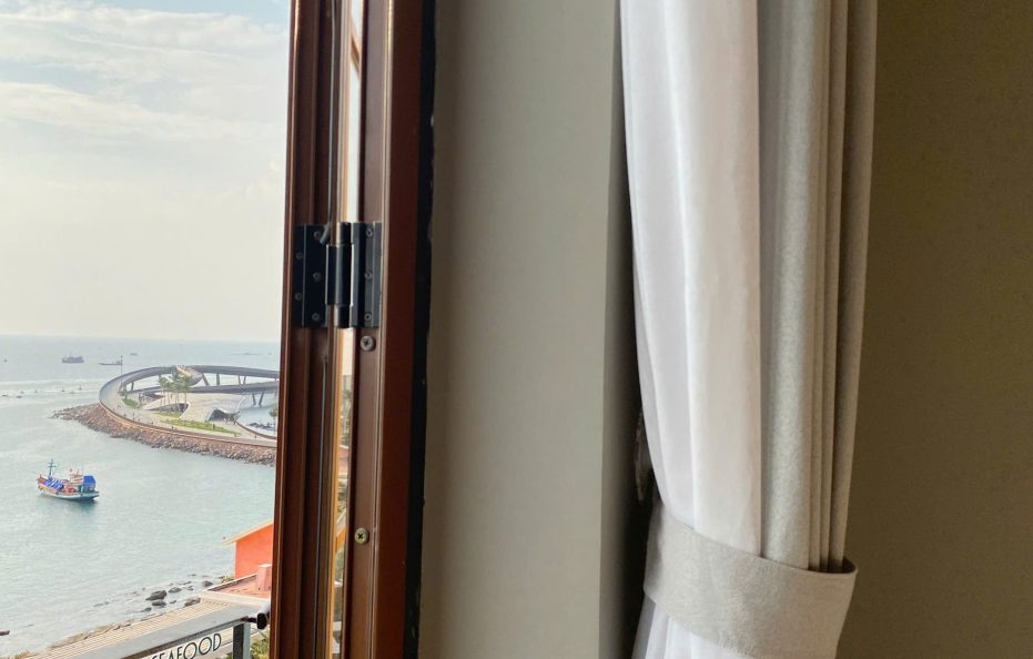 Premium King Sea View With Bathtub & Balcony (Tòa I – 302-304 Sorrento)