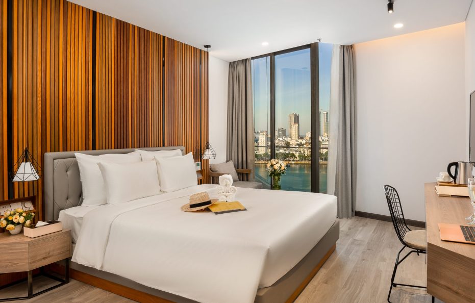 Deluxe Riverfront Balcony