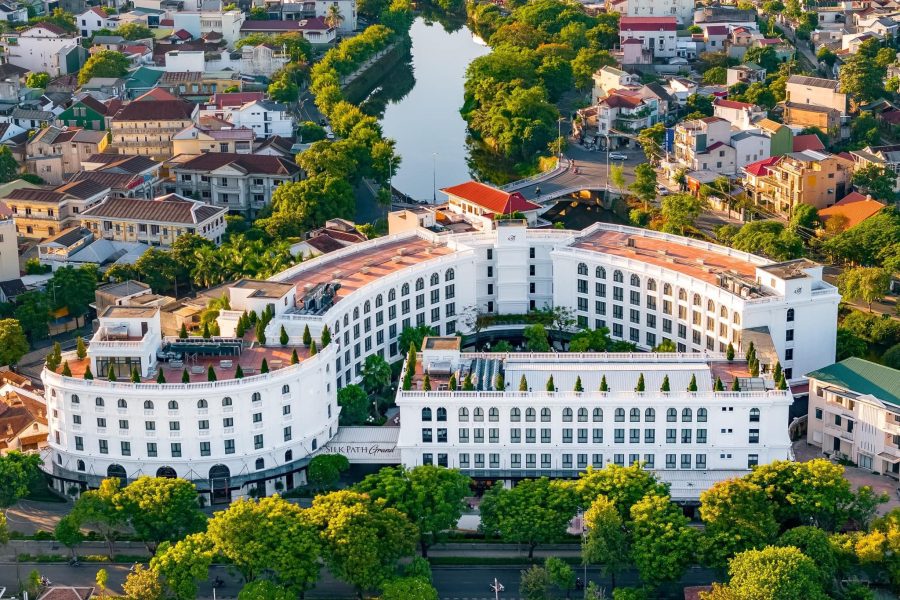 Khách Sạn Silk Path Grand