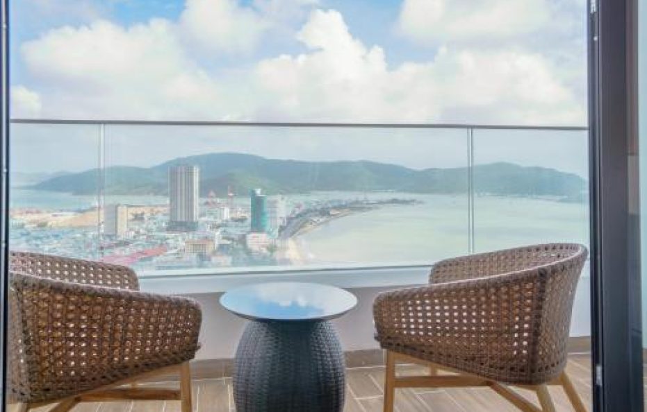 Three – bedroom Suite Oceanview