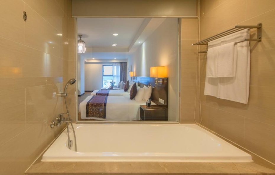 Deluxe Ocean View King/Twin