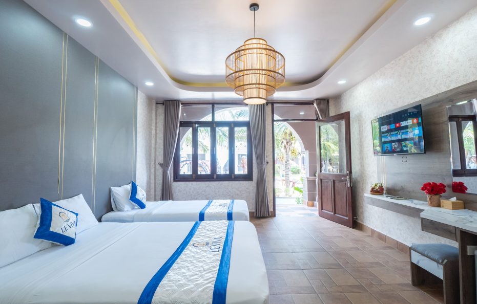 Deluxe Garden View Triple