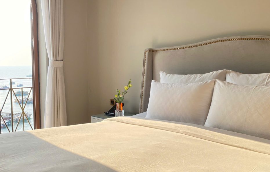 Premium King Sea View With Bathtub & Balcony (Tòa I – 302-304 Sorrento)