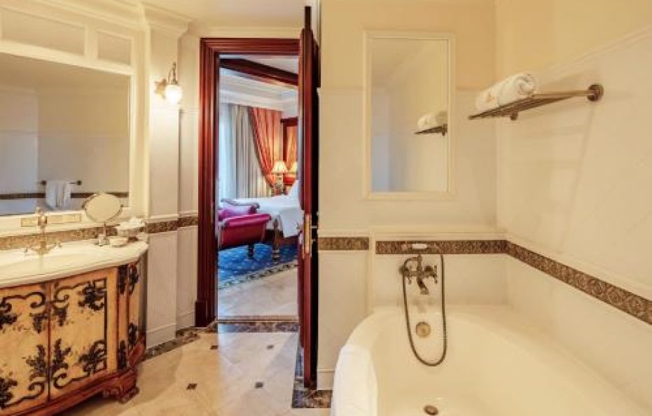 Heritage Deluxe King/Twin Ocean view