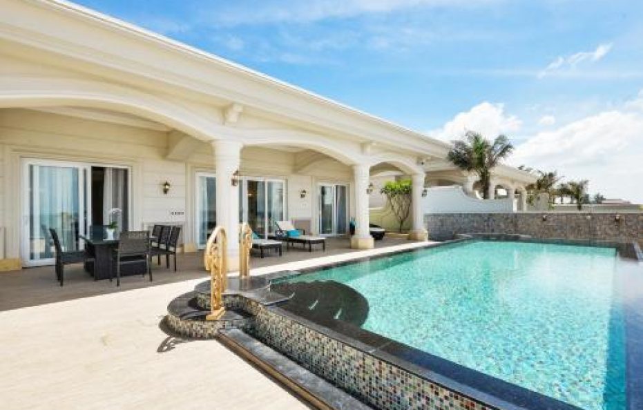 Villa Beach Front – 4 Bedrooms – Private Pool