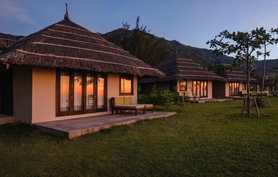 Deluxe Beachfront Bungalow