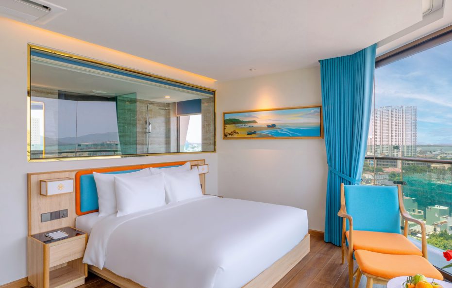 Deluxe Harbor Ocean View