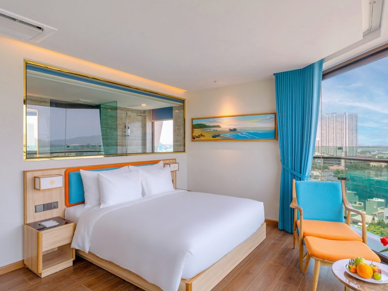 Deluxe Harbor Ocean View