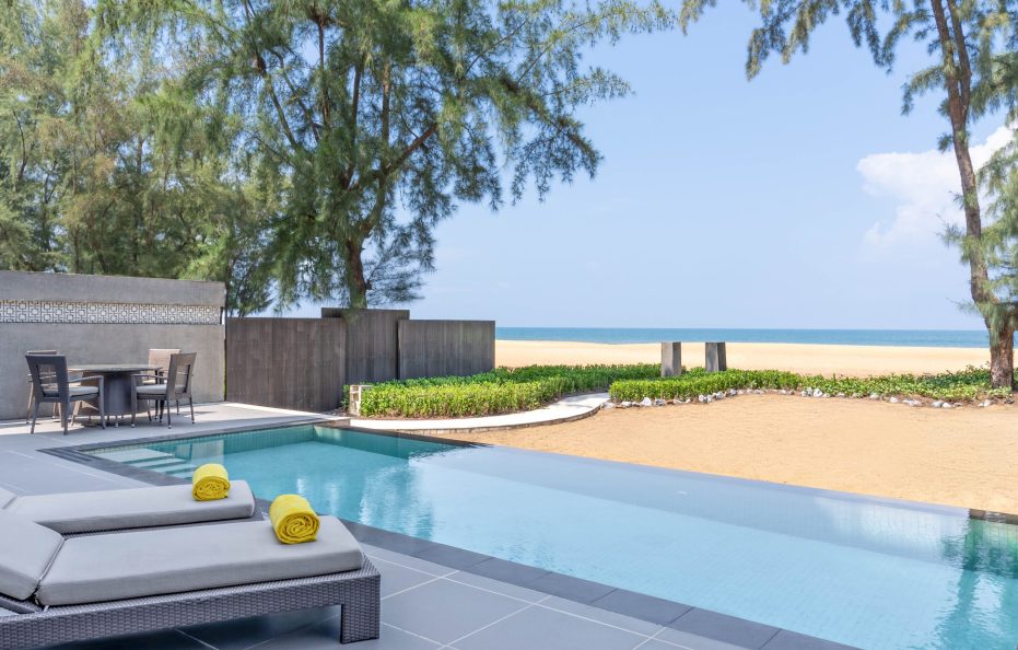 Two Bedroom Suite Beachfront with Private Pool