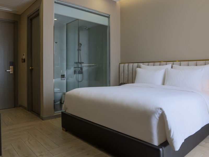 DUO Deluxe Queen Sea View (Tòa II – 235-237 Sorrento)