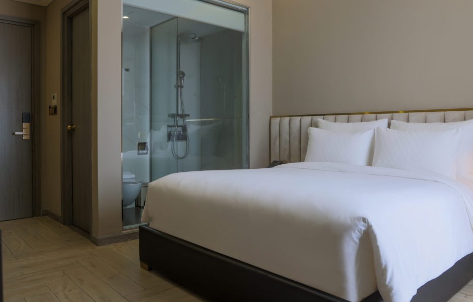 DUO Deluxe Queen Sea View (Tòa II – 235-237 Sorrento)