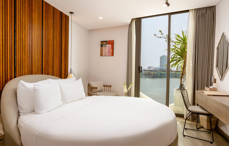 Deluxe Riverfront Balcony