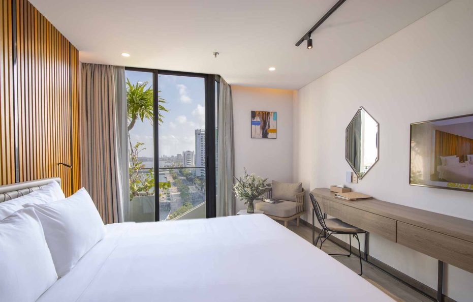 Deluxe Riverview Balcony