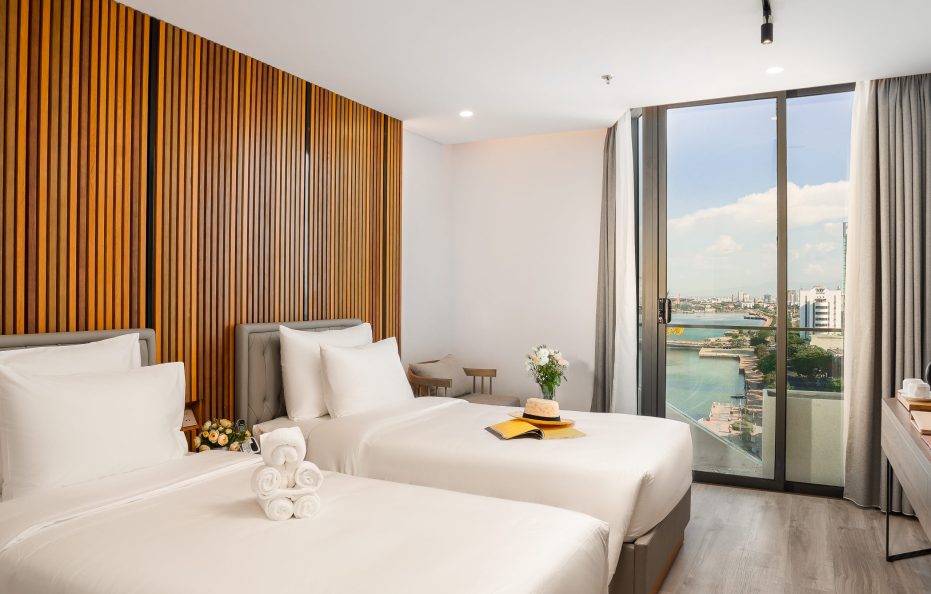 Deluxe Riverview Balcony