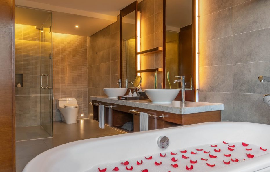 Garden Grand with Balcony