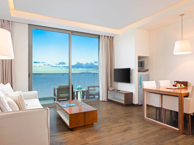 Highlight OceanFront With Balcony