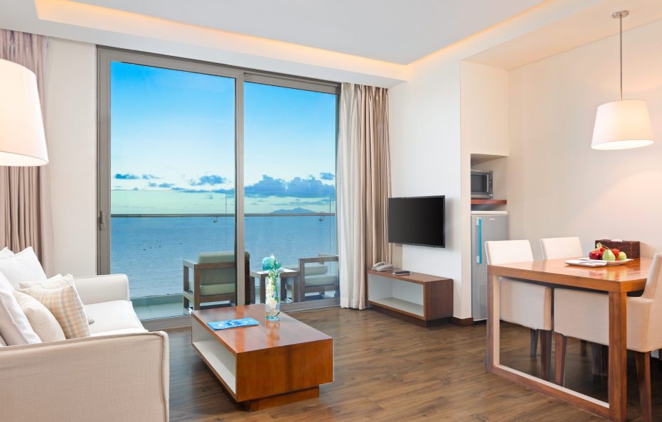 Highlight OceanFront With Balcony