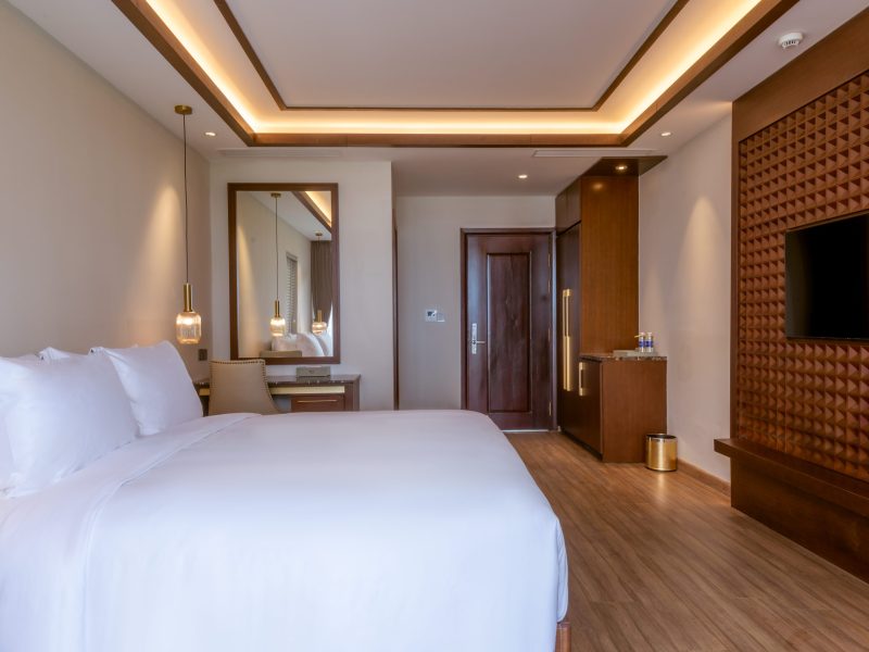 Bungalow with Pool View