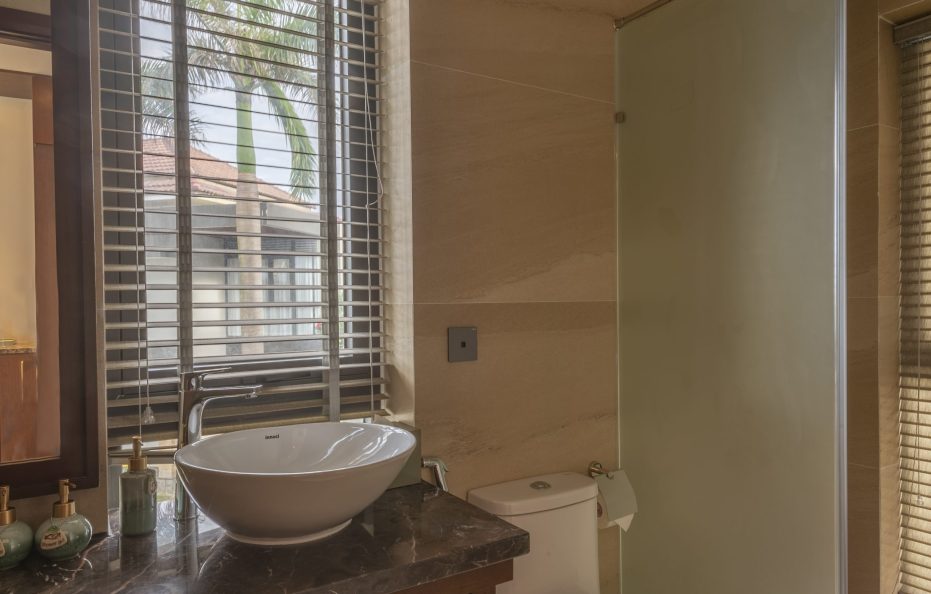 Bungalow with Pool View