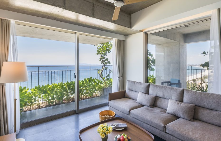 Phong Ba/ One Bedroom Luxury Oceanfront Apartment With Balcony