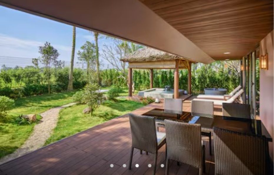Grand Three-Bedroom Villa with Private Onsen