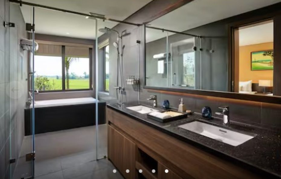 Grand Three-Bedroom Villa with Private Onsen