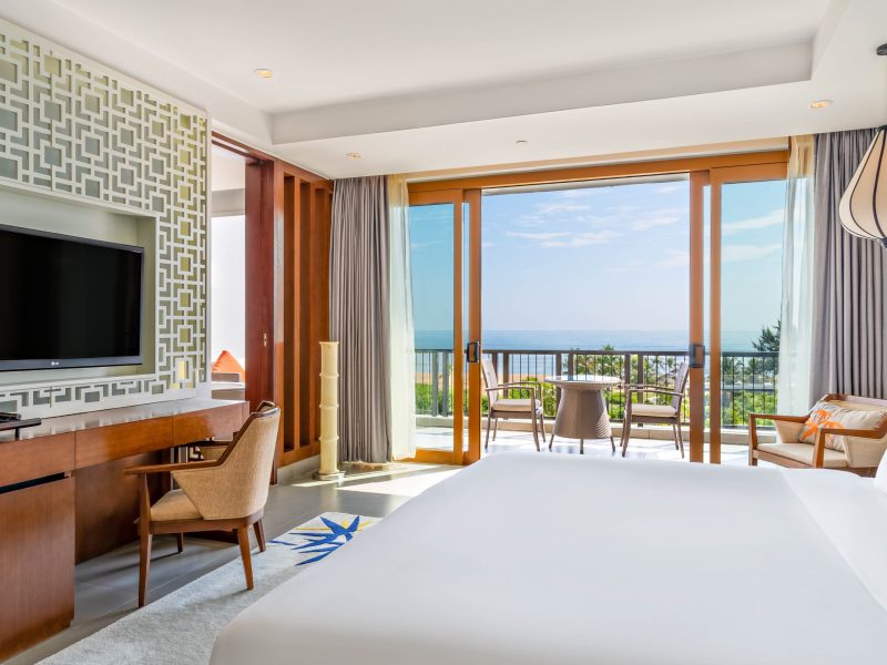 Seaview Grand with Balcony