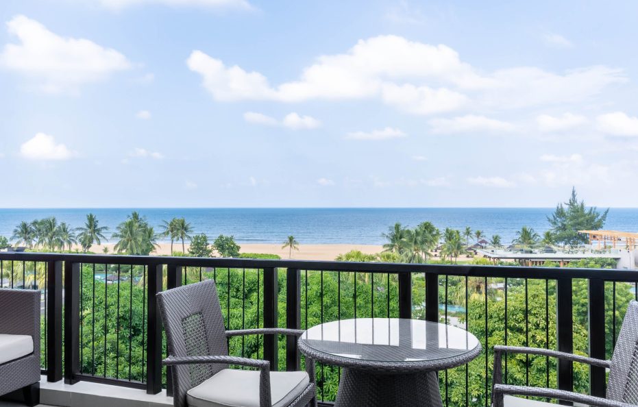 Seaview Grand with Balcony