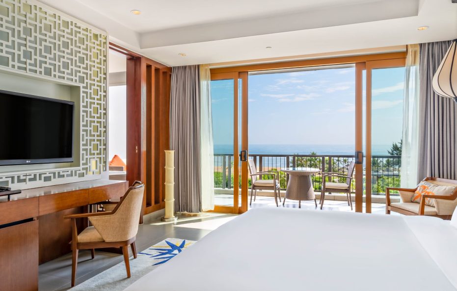 Seaview Grand with Balcony