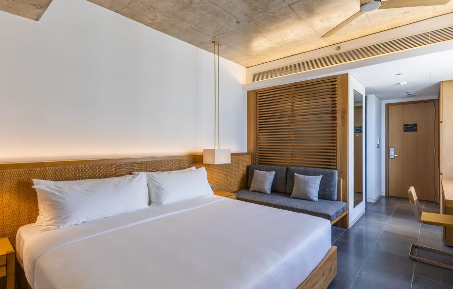 Thiên Điểu/ Deluxe Oceanfront With Balcony