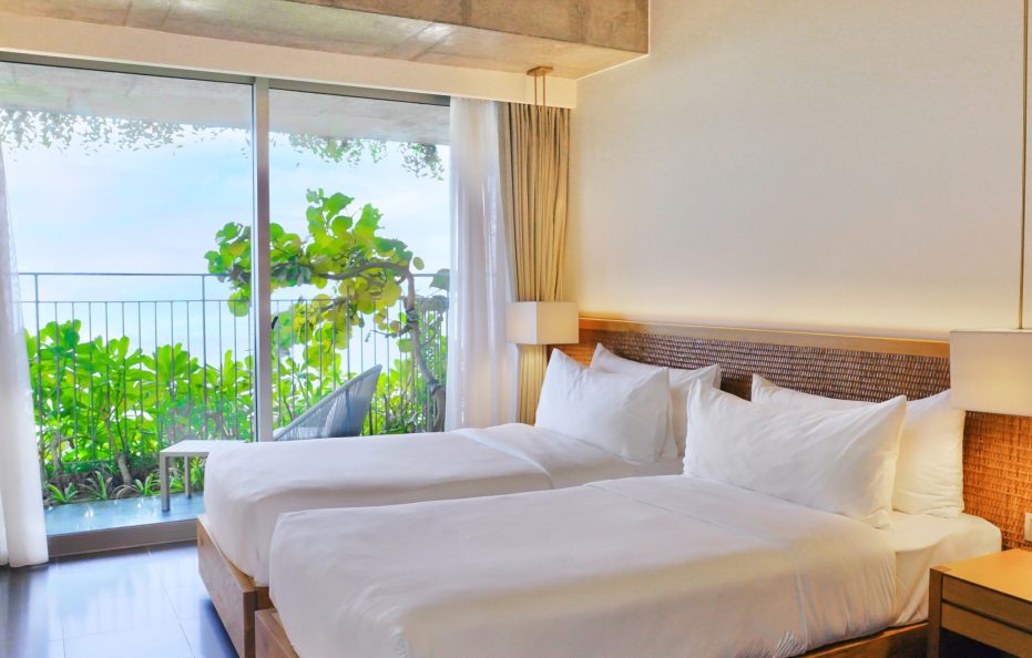 Thiên Điểu/ Deluxe Oceanfront With Balcony