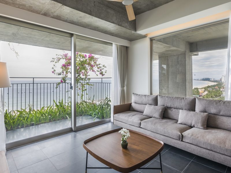 Trúc Mây/ One Bedroom Oceanfront Apartment With Balcony