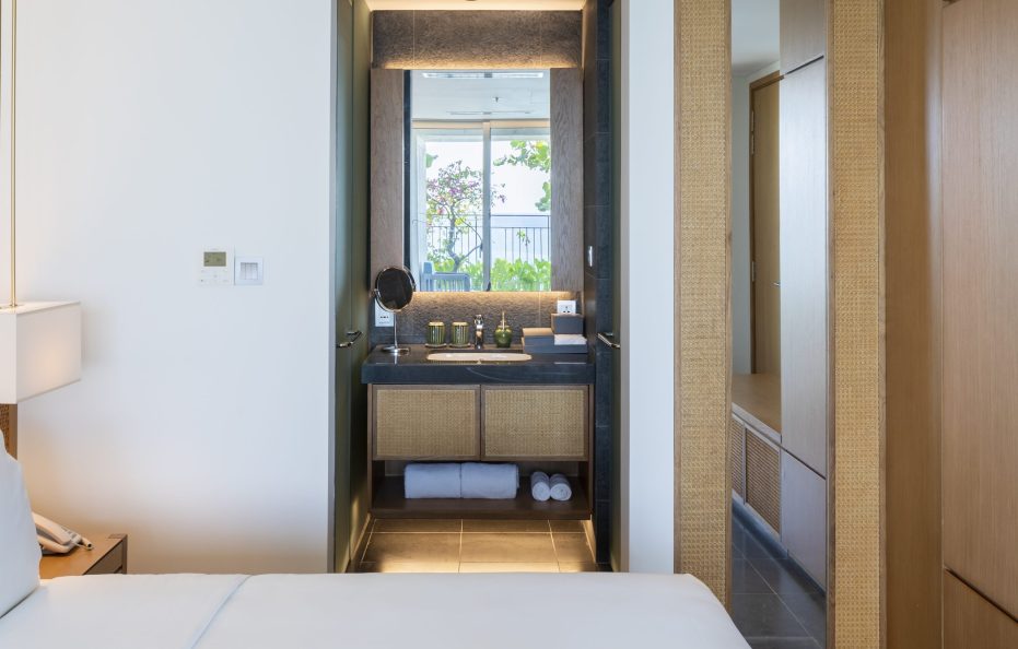 Trúc Mây/ One Bedroom Oceanfront Apartment With Balcony