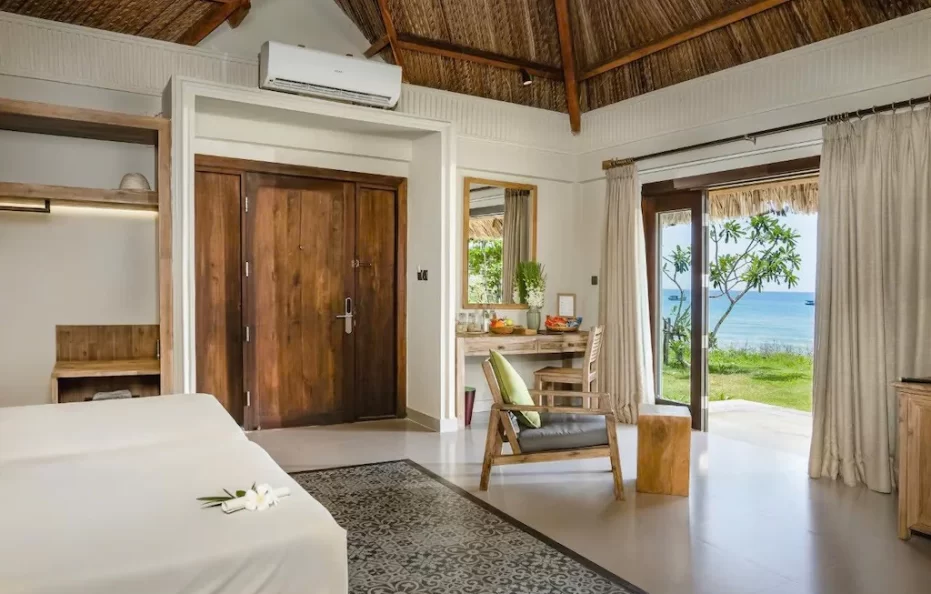 Deluxe Beachfront Bungalow