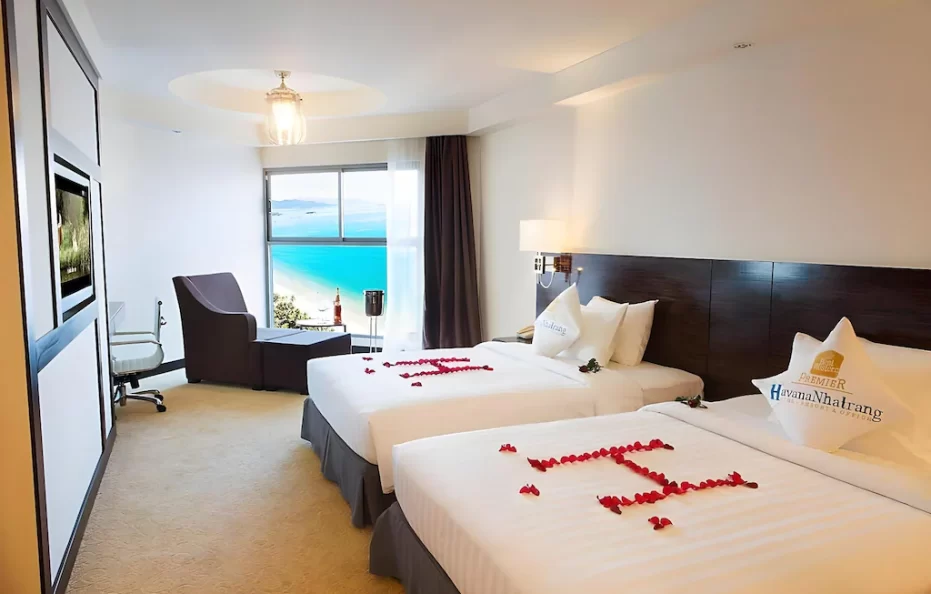 Deluxe Ocean View King/Twin