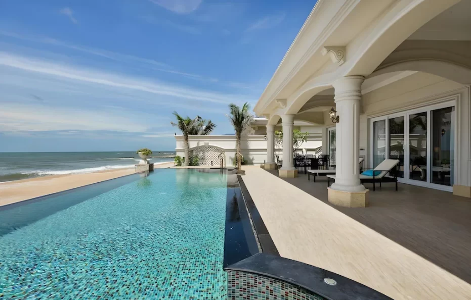 Villa Beach Front – 4 Bedrooms – Private Pool