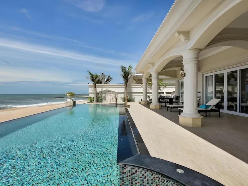 Villa Beach Front – 4 Bedrooms – Private Pool