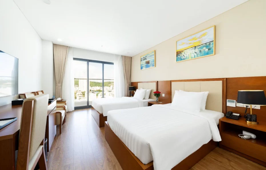 Deluxe Ocean View ( Balcony )