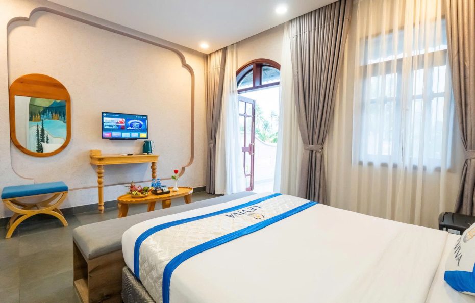 Deluxe Pool View Double