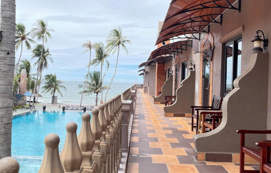 Deluxe Pool View Double